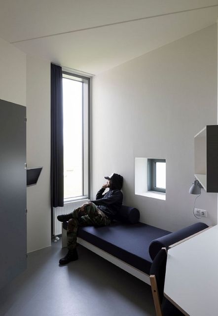 Гуманная тюрьма с "высокой степенью безопасности" в Дании (29 фото)