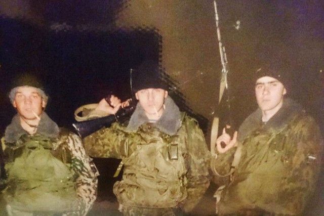 Дембельский альбом десантника, воевавшего в Чечне, спустя 18 лет вернулся к своему хозяину (4 фото)