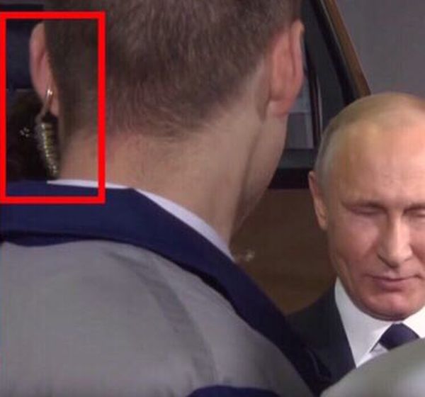Необычное окружение Владимира Путина на ТВЗ (5 фото)