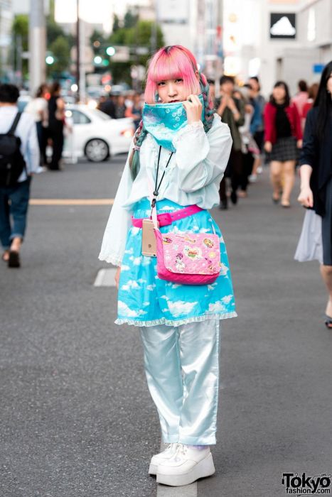 Модники и модницы с улиц японских городов (31 фото)