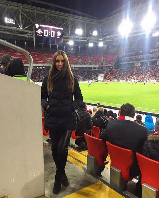 Свежие фото самого красивого арбитра российского футбола Екатерины Костюниной (14 фото)