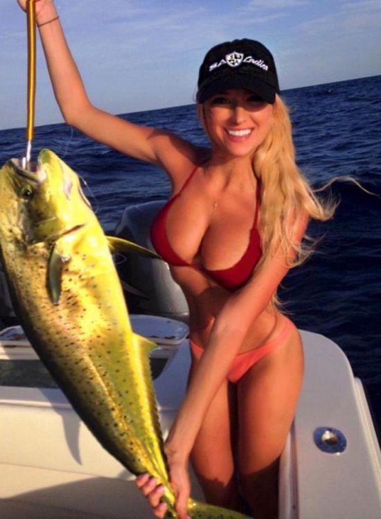 Модель Эмили Ример, всерьез увлекающаяся рыбалкой (15 фото)
