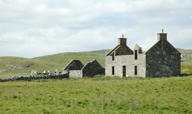 Остров в Шотландии выставили на продажу (4 фото)