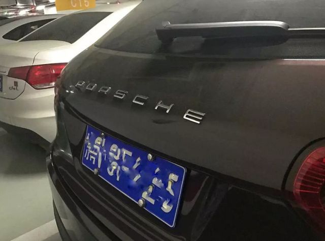Машина-подделка стала причиной расставания китайской пары (4 фото)