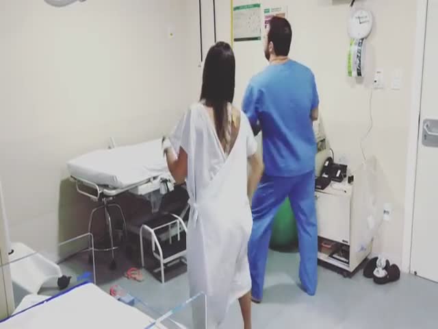 Необычная методы работы бразильского акушера-гинеколога