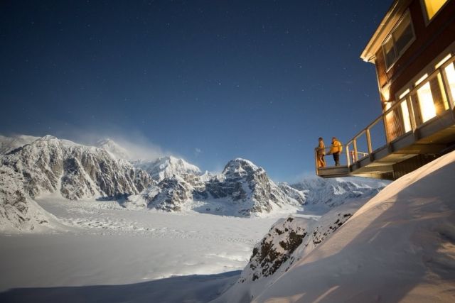 Отель для любителей уединения на Аляске (9 фото)