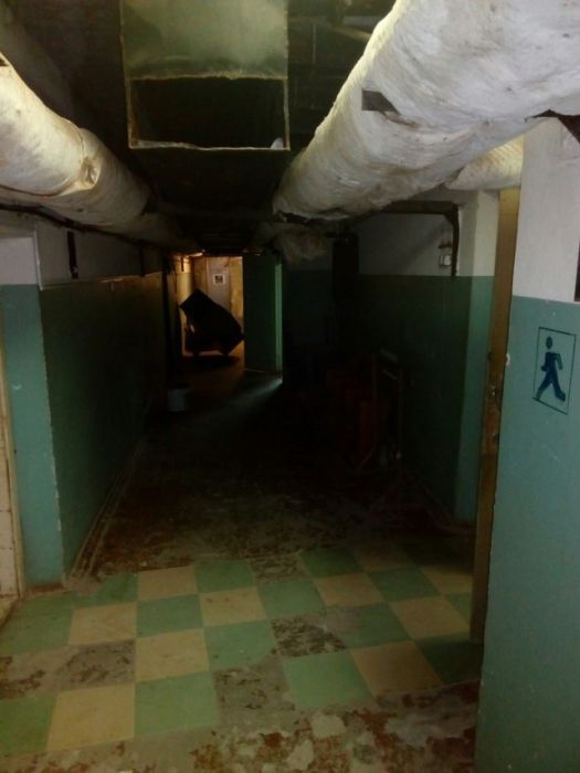 Хоррор в подвале поликлиники (16 фото)