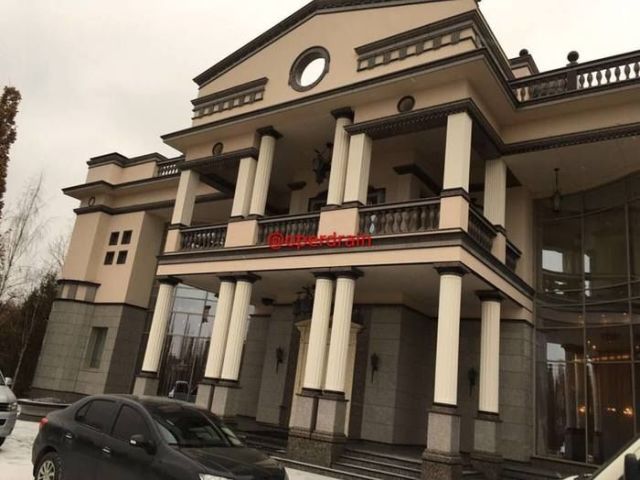 Скромный дом министра образования Дагестана (18 фото)