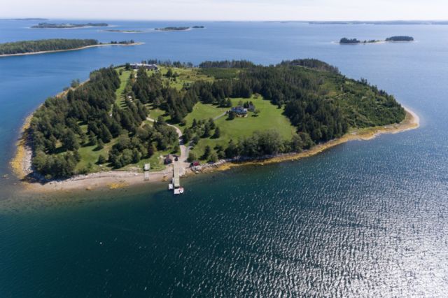 Остров в Новой Шотландии продают за 7 млн долларов (6 фото)