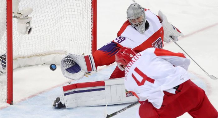 Сборная России по хоккею вышла в финал Олимпийских игр, одержав историческую победу
