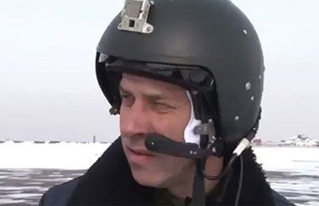 Герой России – пилот Валентин Падалка (3 фото)