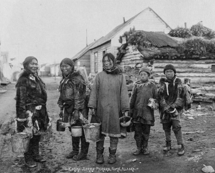 Фотоотчет из 1900-х гг. - эскимосы Аляски (35 фото)