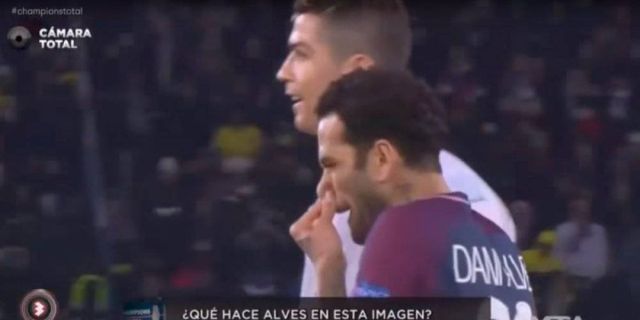 Высморкаться о рукав Роналду - секреты мести от футболиста Дани Алвеса (2 фото + видео)