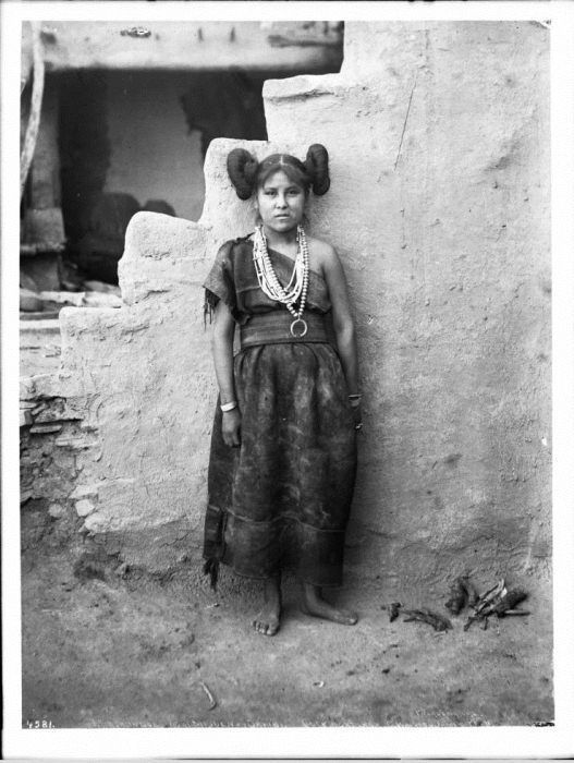 Прически девушек племени хопи (14 фото)