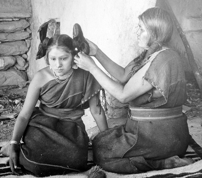 Прически девушек племени хопи (14 фото)