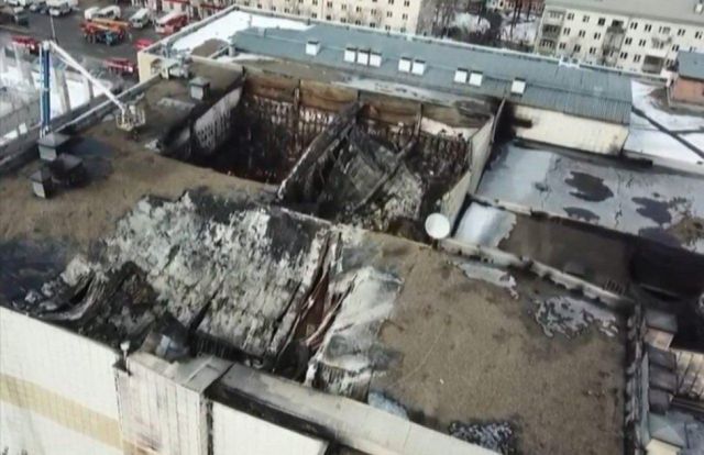 Сгоревший ТЦ "Зимняя вишня" в Кемерово, вид изнутри (11 фото)