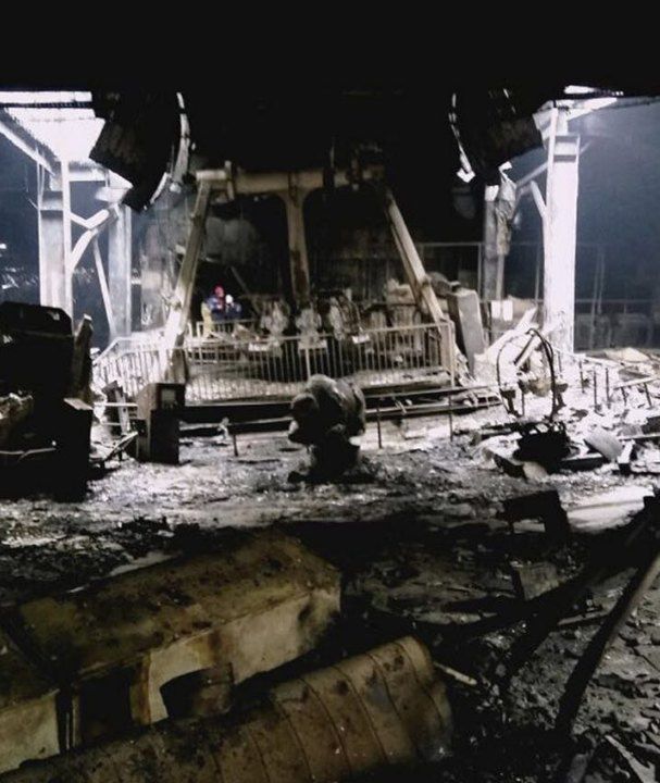 Сгоревший ТЦ "Зимняя вишня" в Кемерово, вид изнутри (11 фото)