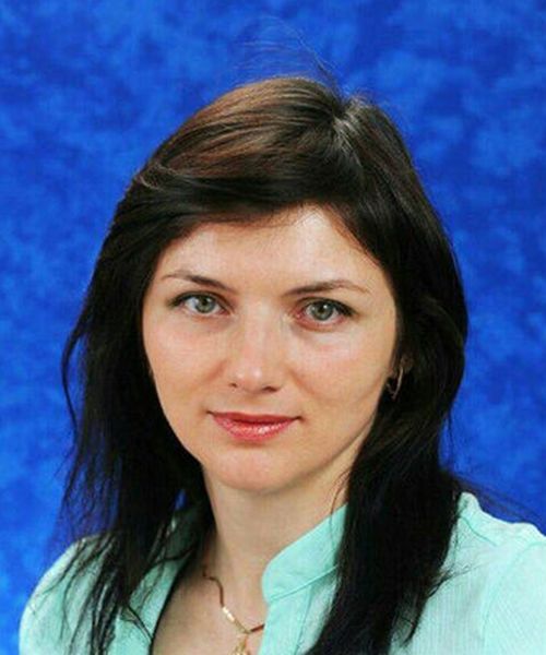 Кемеровская учительница Татьяна Дарсалия спасла детей ценой собственной жизни (2 фото)