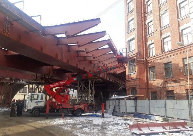 Как в Санкт-Петербурге строят мост на пересечении Петровского проспекта и Ремесленной улицы (5 фото)