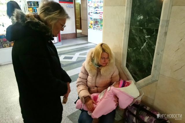 Небезразличные люди помогли вернуться в Россию омичке и ее новорожденной дочери (5 фото)
