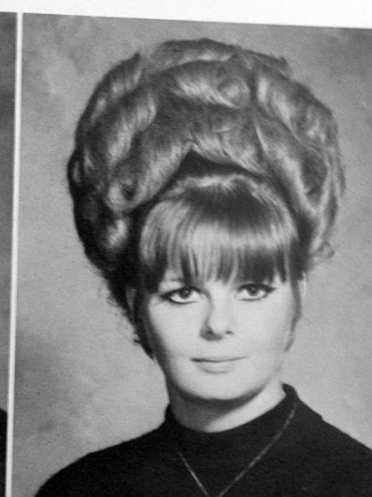 Высокие женские прически 60-х (26 фото)