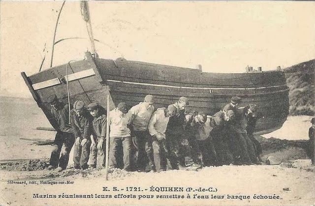 Вторая жизнь старых деревянных лодок (9 фото)