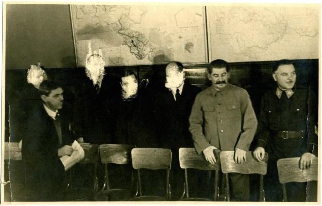Улыбающийся Иосиф Сталин (25 фото)
