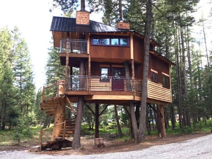 Лесной домик-отель для любителей уединенного отдыха (26 фото)