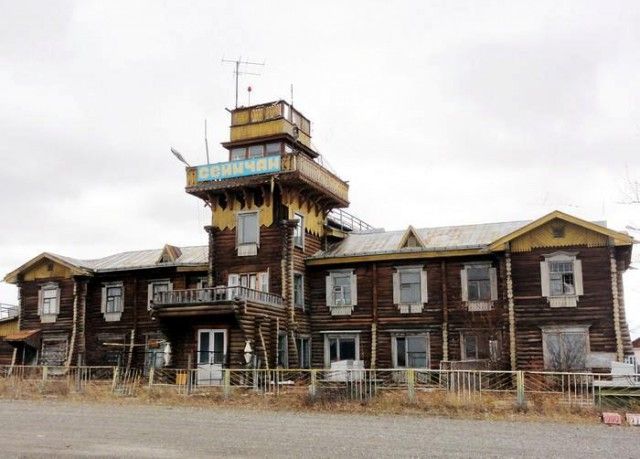 Деревянные аэропорты России (14 фото)