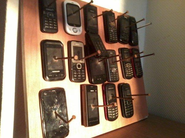 Как поступают с изъятыми у военнослужащих телефонами в воинских частях (10 фото)