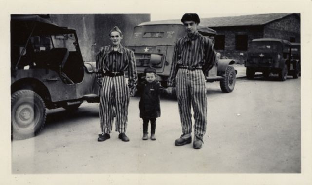 История еврейского мальчика, который тайно жил в концлагере Бухенвальд (5 фото)