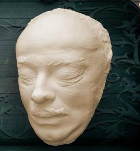Посмертные маски известных личностей (27 фото)