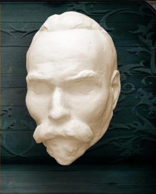 Посмертные маски известных личностей (27 фото)