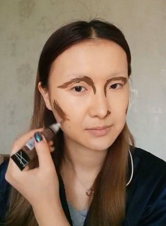 Китаянка превратила себя в живую Мона Лизу (16 фото + видео)