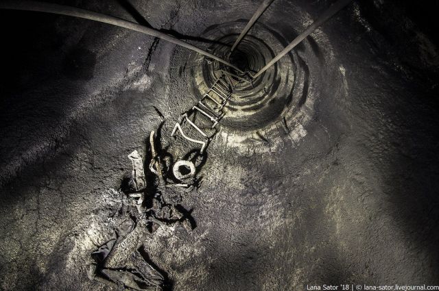 Прогулка по заброшенным подземным авиабазам Восточной Европы (81 фото)