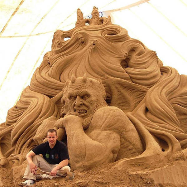 Скульптуры из песка (24 фото)