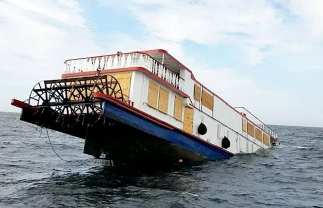 Старинный пароход «Оливер Кромвель» был продан после реставрации, но покупателю не было суждено его получить (4 фото + видео)