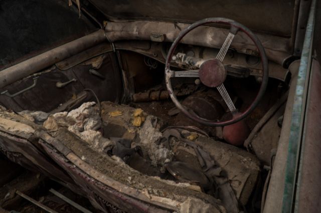 В Нью-Йорке нашли три забытых раритетных авто стоимостью в миллион долларов (12 фото)