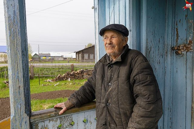 Пенсионер из Коми отдал накопленный миллион на благотворительность (8 фото)