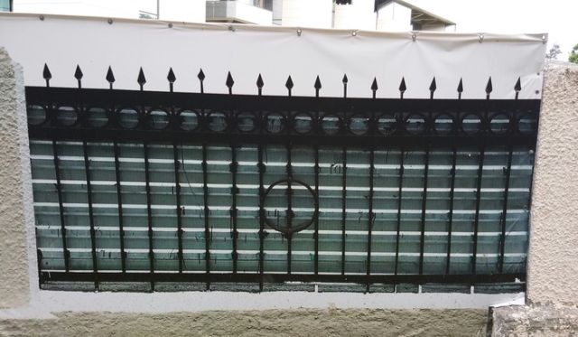 Напечатанный забор в Нальчике (5 фото)