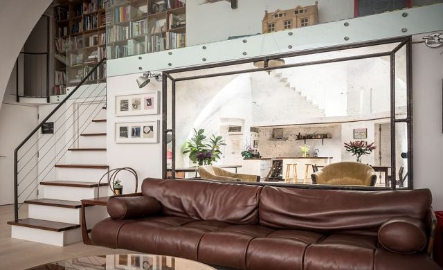 Дом-студия под железнодорожным виадуком в Лондоне продается за 1,6 млн долларов (16 фото)