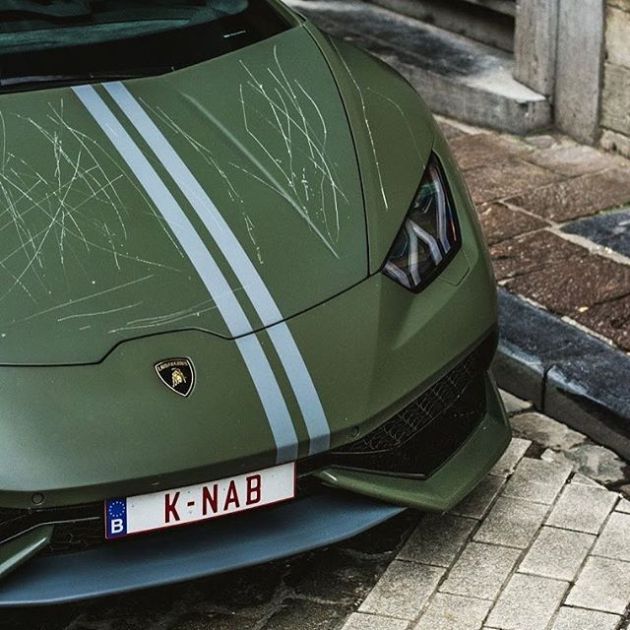 Вандалы повредили суперкар Lamborghini Huracan Avio за 280 000 евро (4 фото)