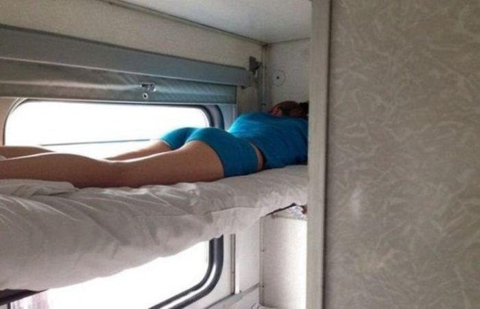Девушки в российских поездах (17 фото)