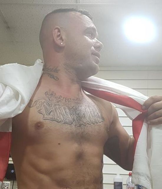 Британский болельщик заранее набил татуировку с "победителем" ЧМ-2018 (3 фото)