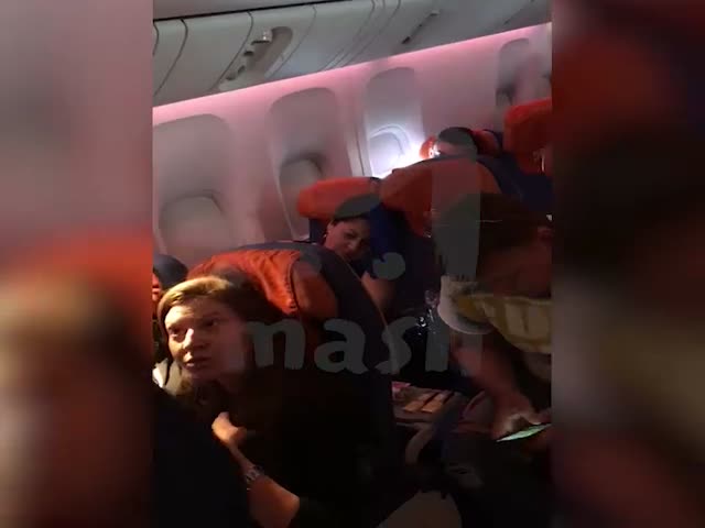 Скандал в самолете из-за слишком нервной пассажирки