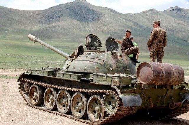 Призывники в Монголии могут официально откупиться от армии (2 фото)