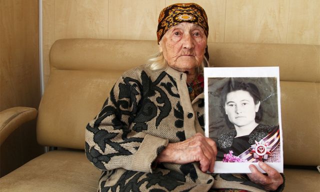 Жители села скинулись деньгами на "народную пенсию" для ветерана Великой Отечественной (3 фото)