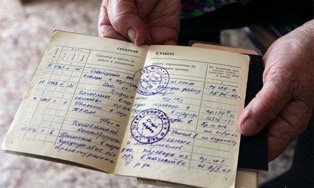 Жители села скинулись деньгами на "народную пенсию" для ветерана Великой Отечественной (3 фото)