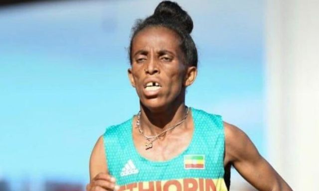 "16-летняя" эфиопка, взявшая бронзу на молодежном ЧМ по легкой атлетике (5 фото)