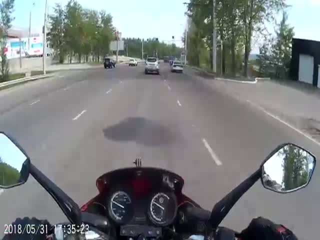 Погоня ДПС за мотоциклистом